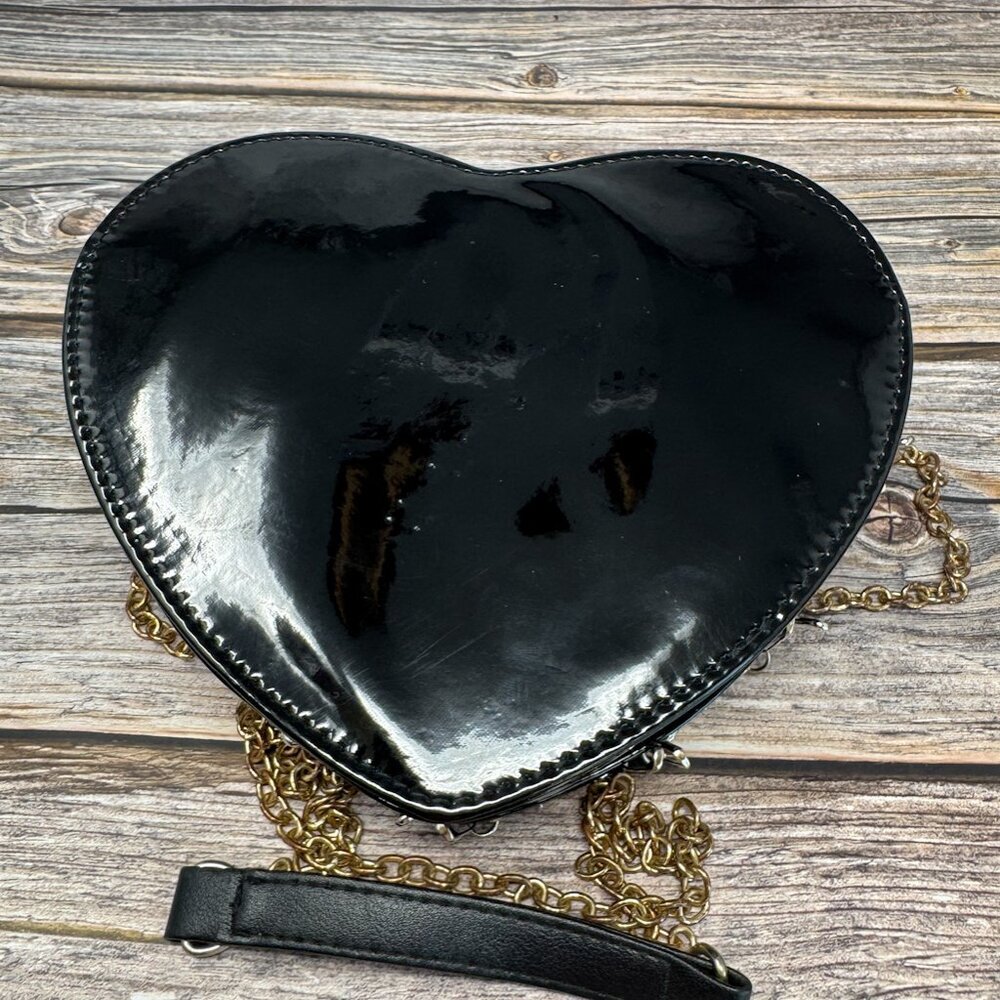 Gothic Heart-Shaped Crossbody Bag NWT - Picture 2 of 7